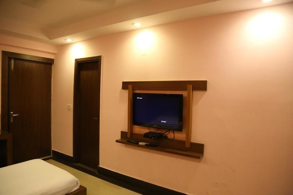 Hotel Grand Plaza New Delhi Bagian luar foto
